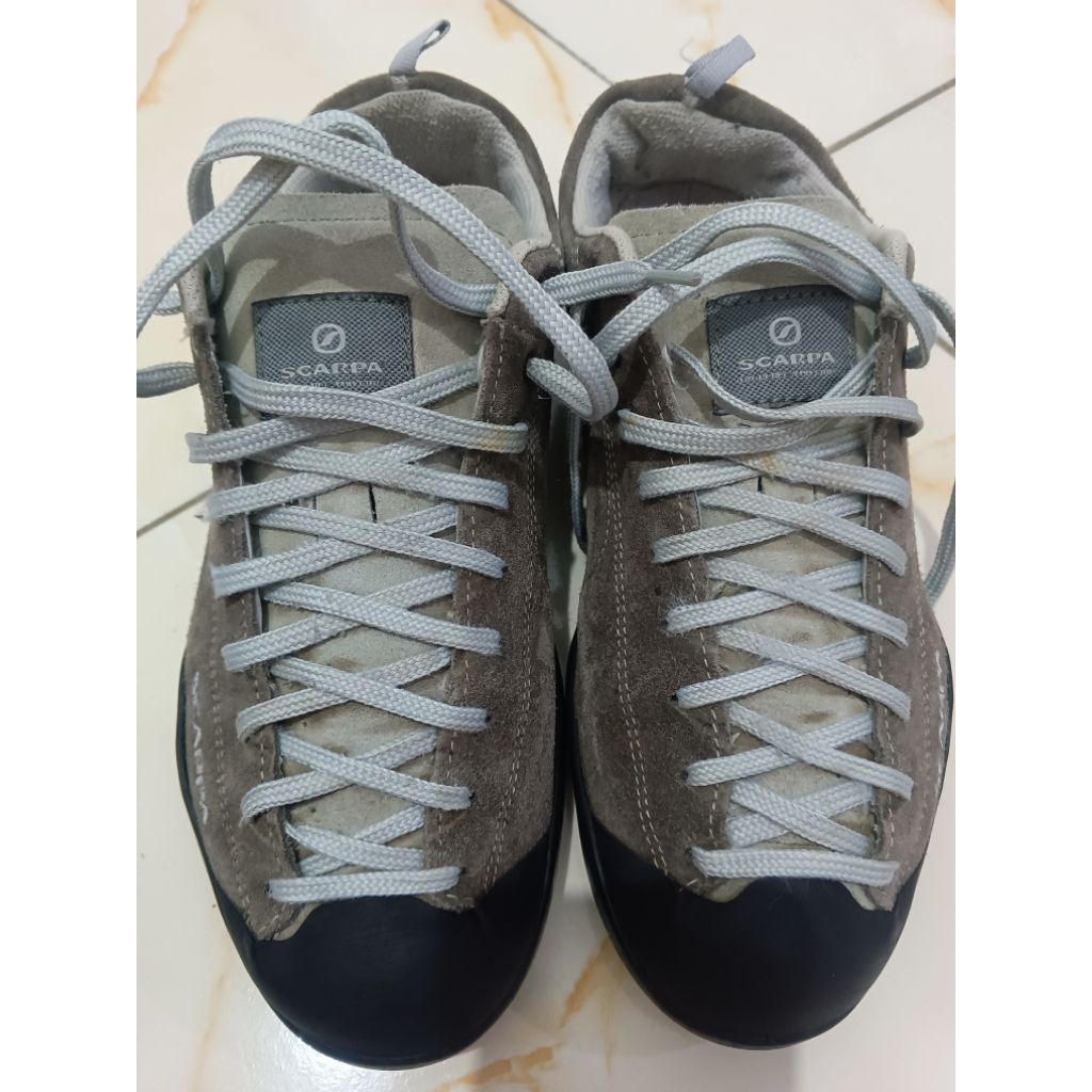 Scarpa sepatu hiking Preloved