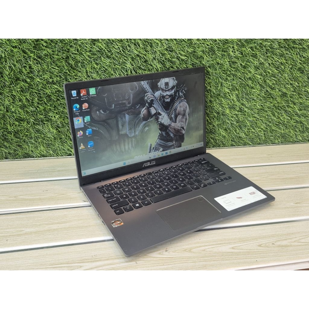Asus M409DA EK301T AMD Ryzen 3 3200U Ram 8 Gb Ssd 256 Gb AMD Radeon Vega 3 Layar 14"FHD