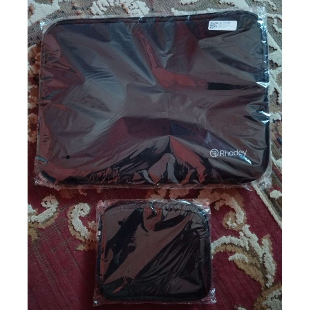 RHODEY SLEEVE CASE MACBOOK PRO 13 INCI WITH POUCH