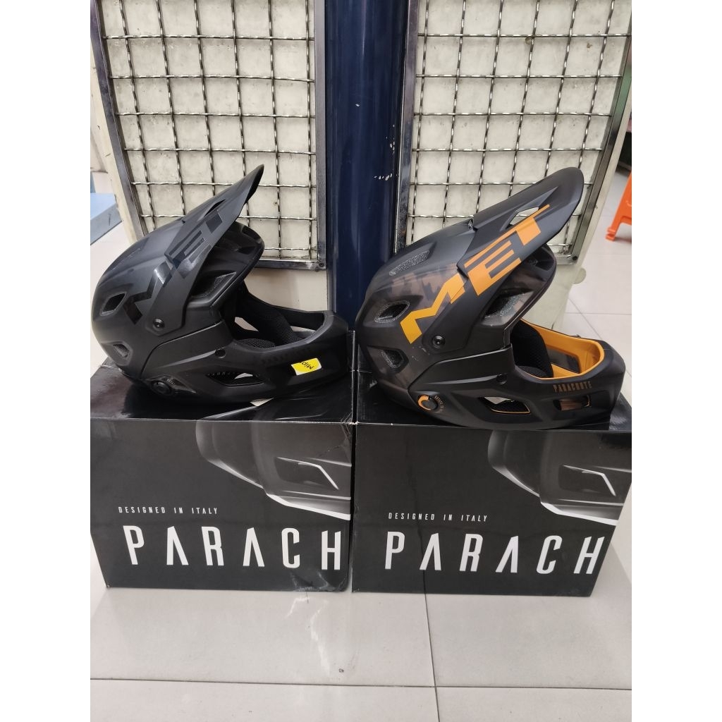 Helm MET PARACHUTE MCR  MIPS HELM SEPEDA MTB
