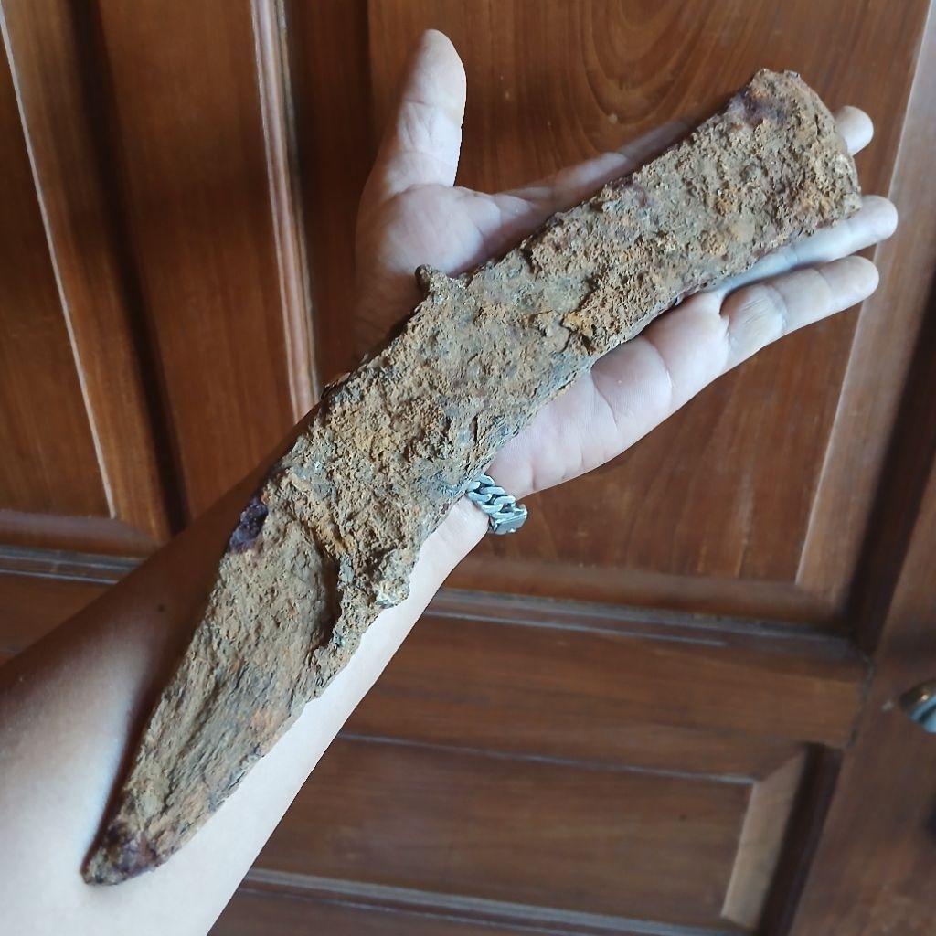 Koleksi Temuan Galian Tanah Jenis Pusaka Bulan Sabit KUNO KaBudhan