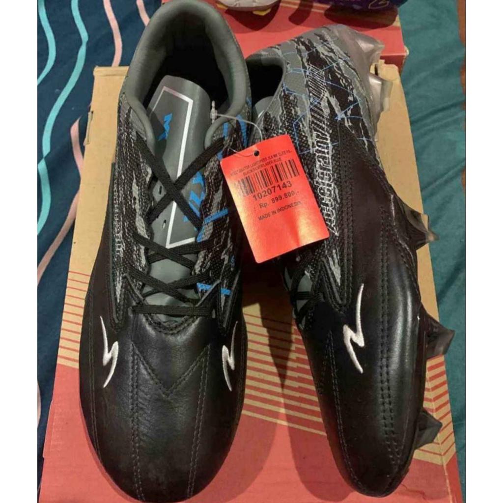 sepatu bola SPECS MK original