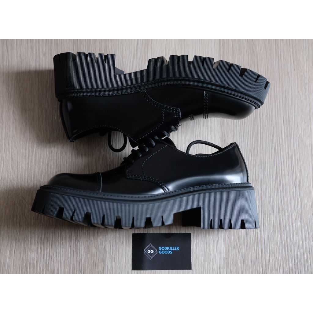 Tractor Derby Brushed Black Leather