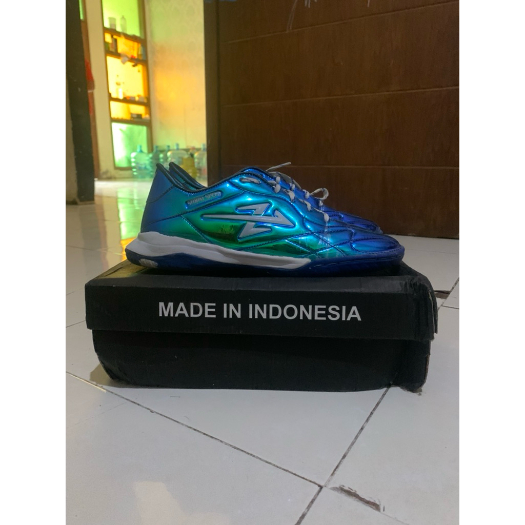 Sepatu Futsal Overshoot Second