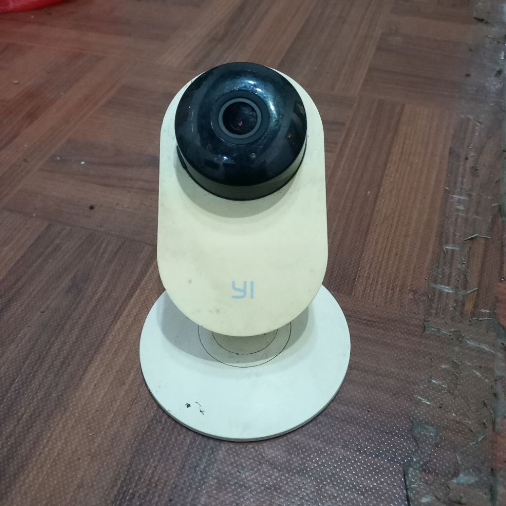 CCTV YI Cam / Yi Home Camera Bekas – Lampu Indikator Nyala Oranye