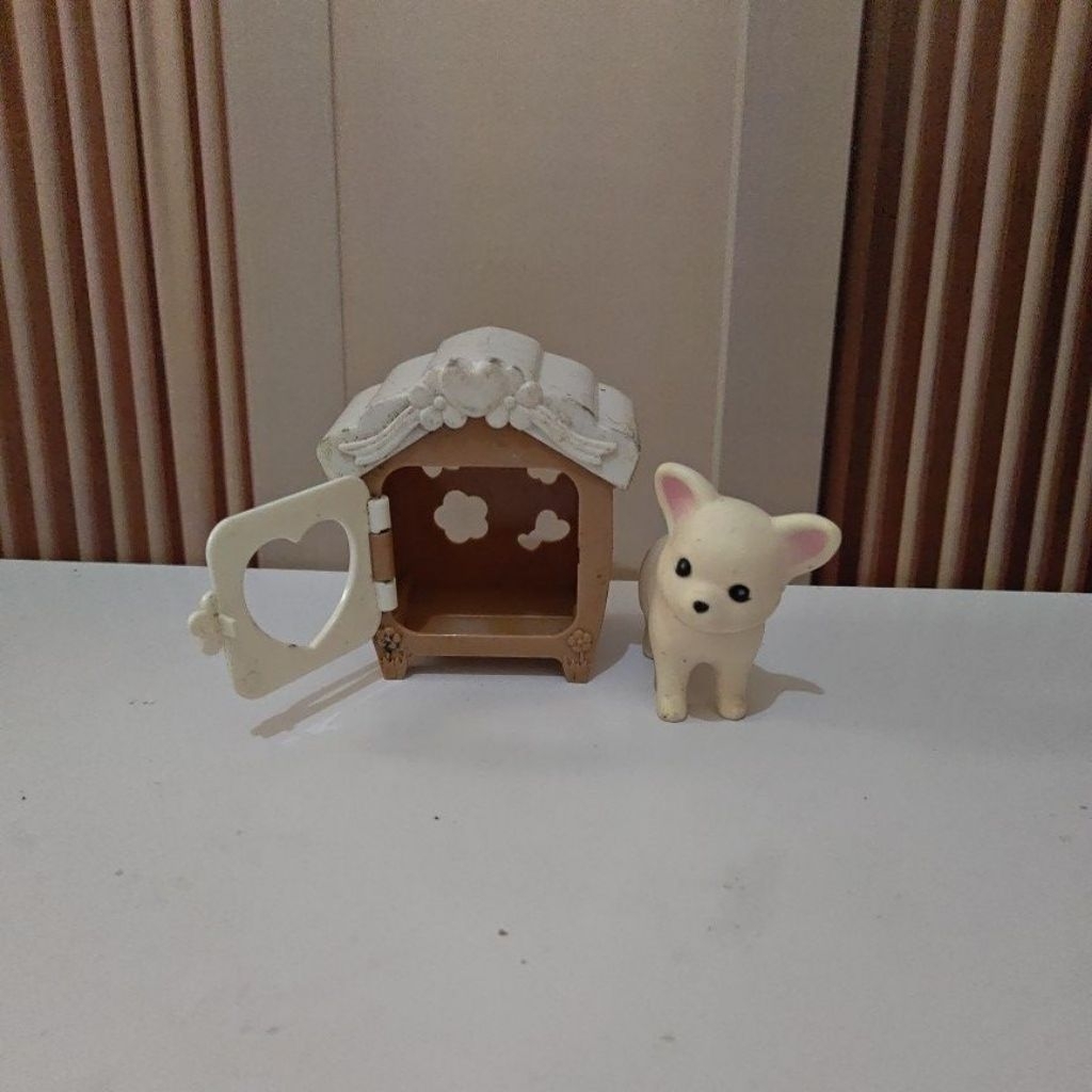 mainan rumah guguk putih lucu mainan hewan dan rumahnya