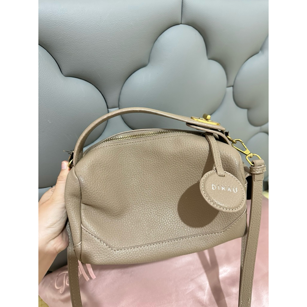 Preloved tas dikau