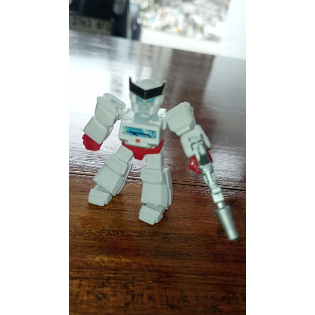mini Figure Transformers blokees putih