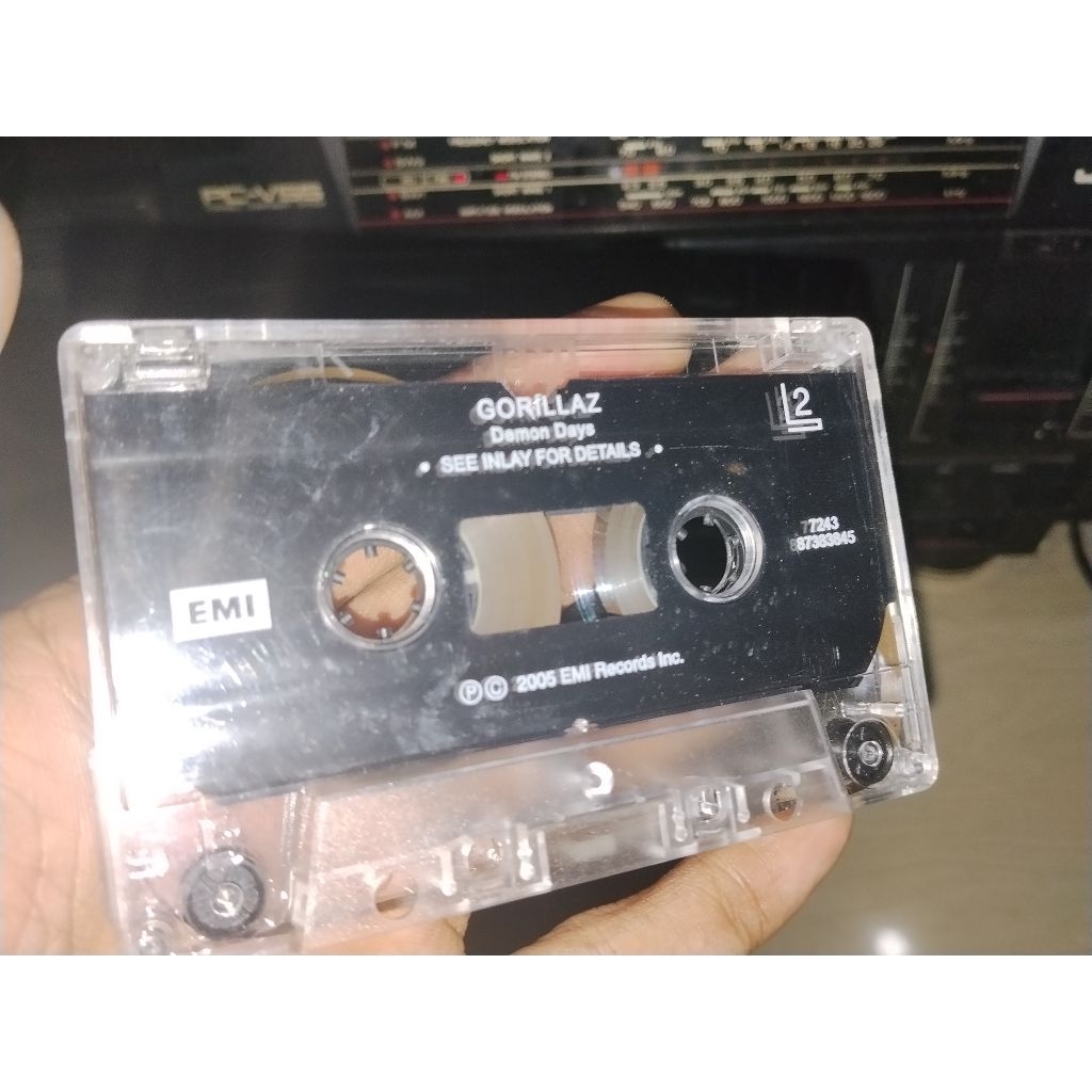 Kaset Gorillaz album demon days