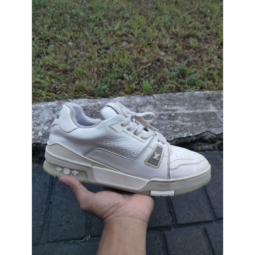 sepatu second lv italy