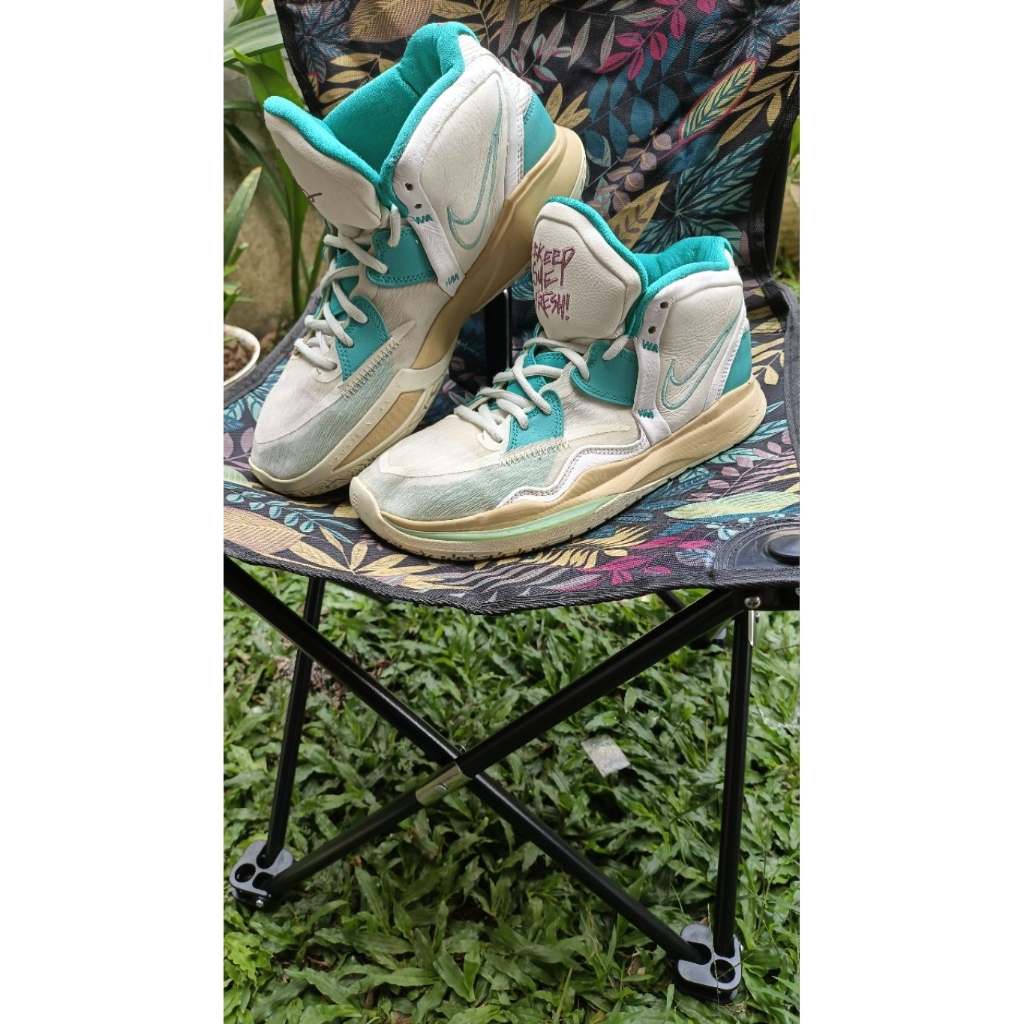Nike Kyrie 8 Infinity edisi "Keep Sue Fresh" (second)