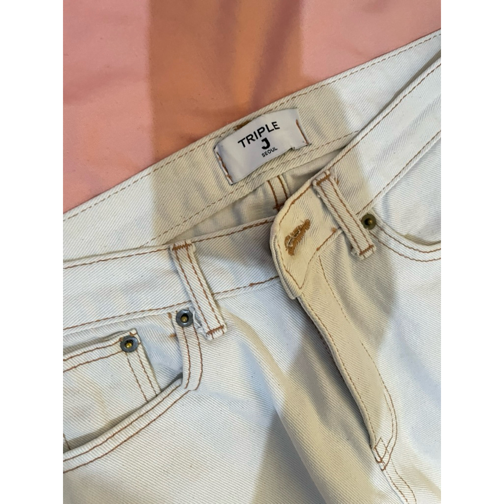broken white jeans