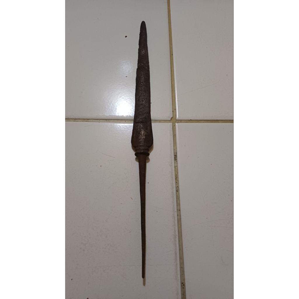 Tombak sepuh barang antik