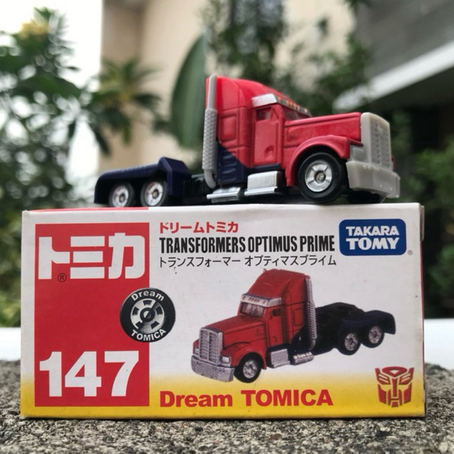 TRANSFORMERS OPTIMUS PRIME TAKARA TOMY TOMICA