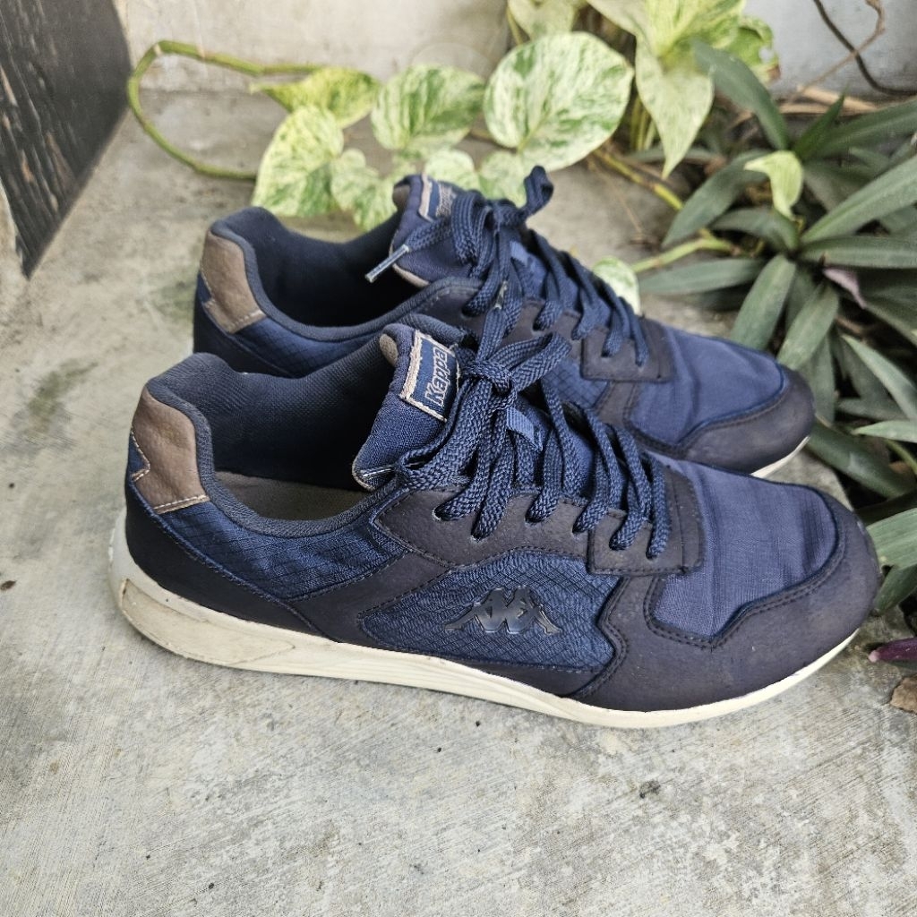 sepatu sneakers second Kappa size 41(26cm)