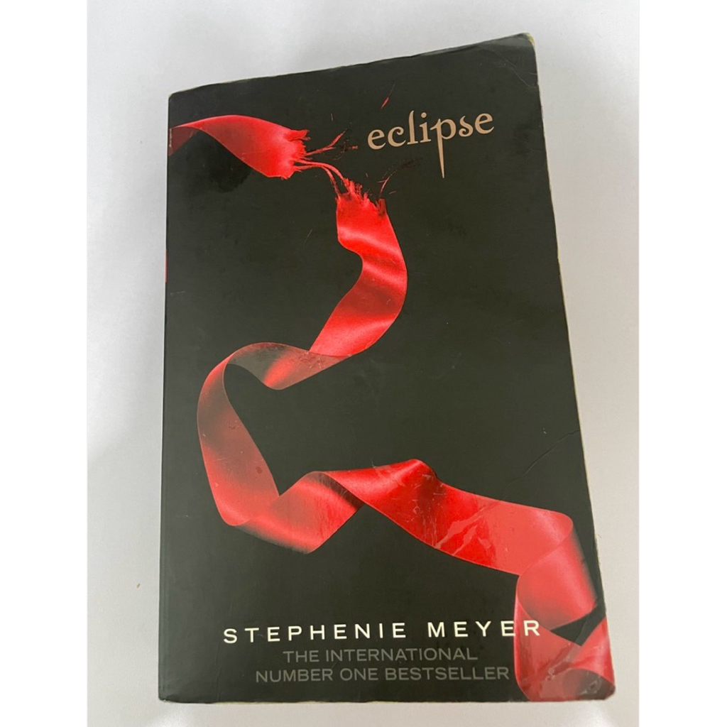 (PRELOVED) Twilight Breaking Dawn Eclipse Novel English