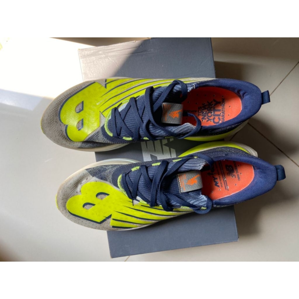 Preloved Sepatu New Balance Nb fuelcell v3 New York City Marathon size 42,5 nego