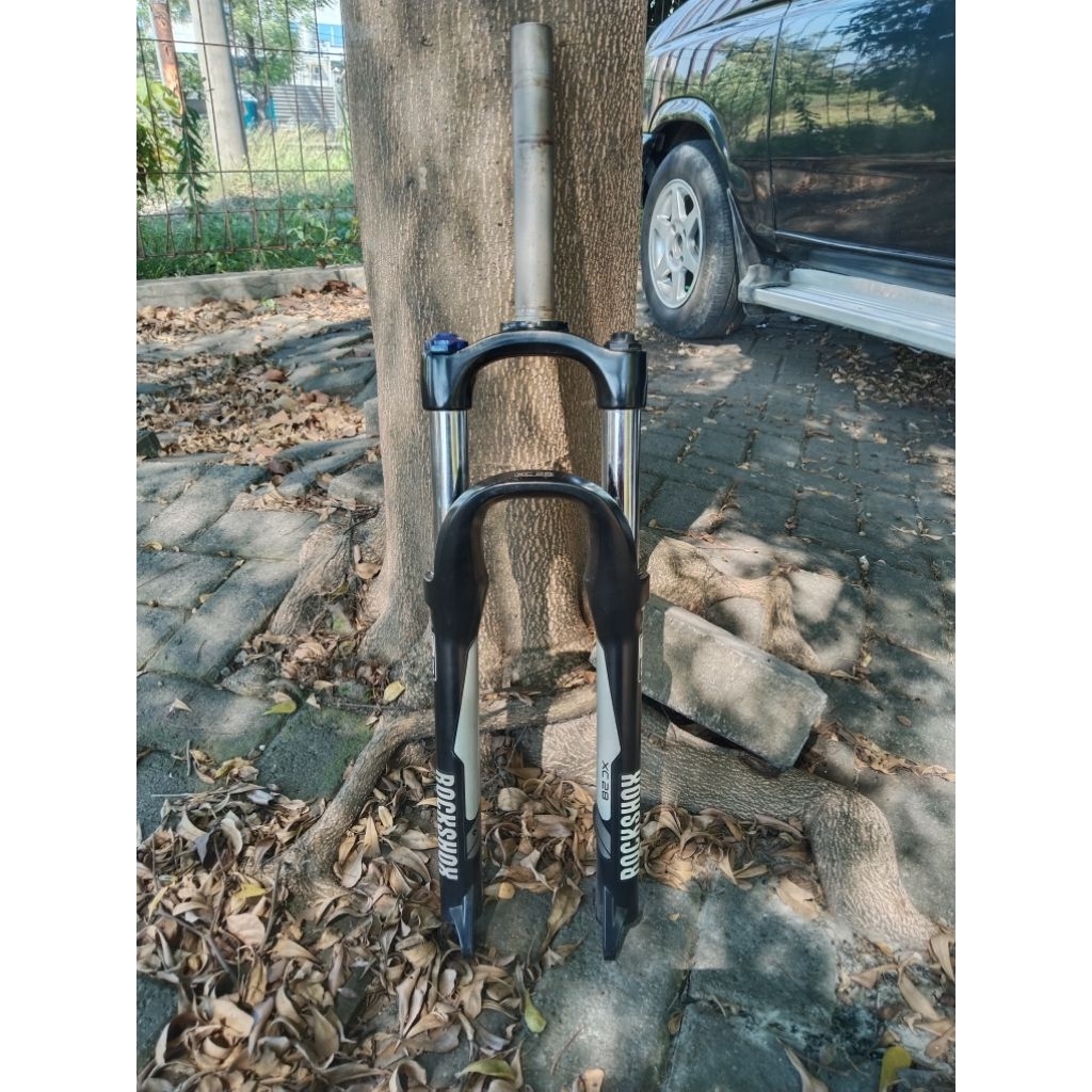 fork rockshox xc28 coil ukuran 26 travel 100 lock out rebound