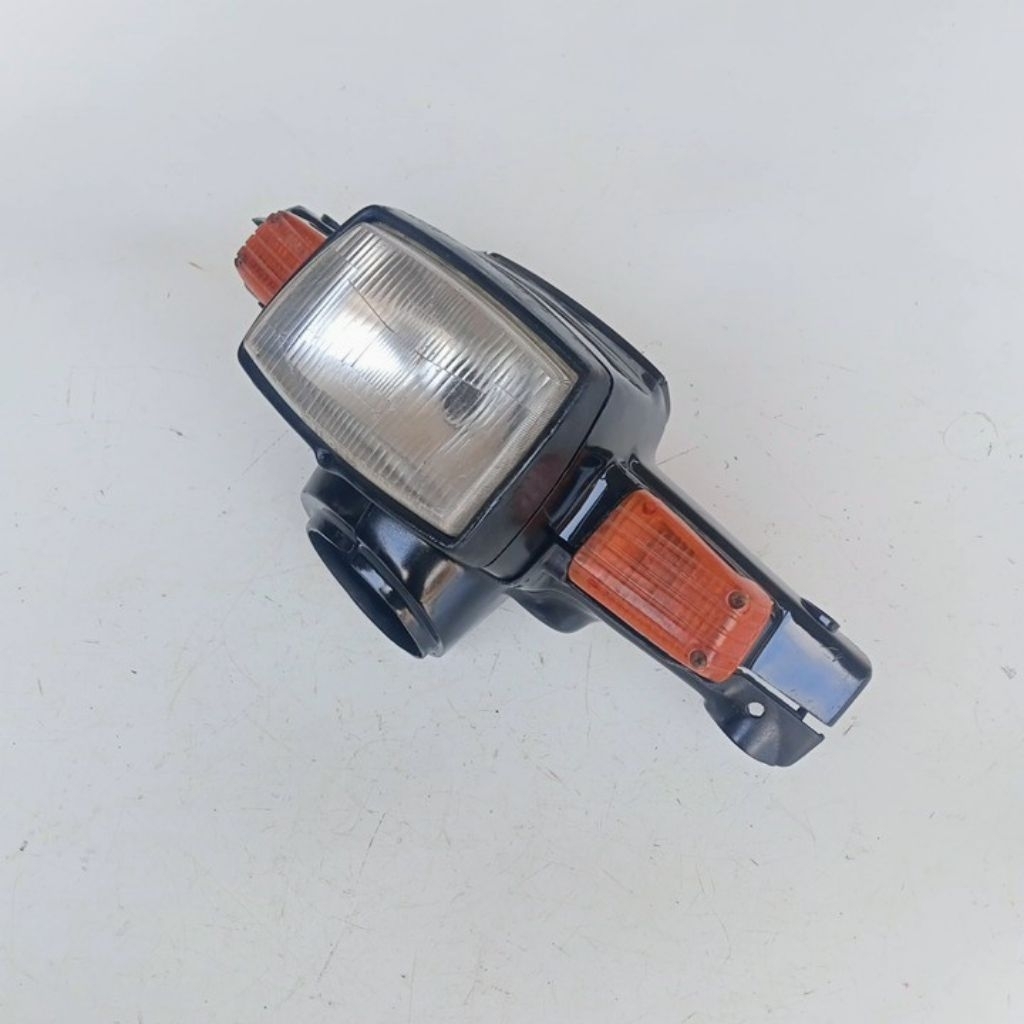 BATOK LAMPU DEPAN FULLSET SUZUKI RC 80,RC 100 TAHUN TUA ORI COPOTAN MOTOR