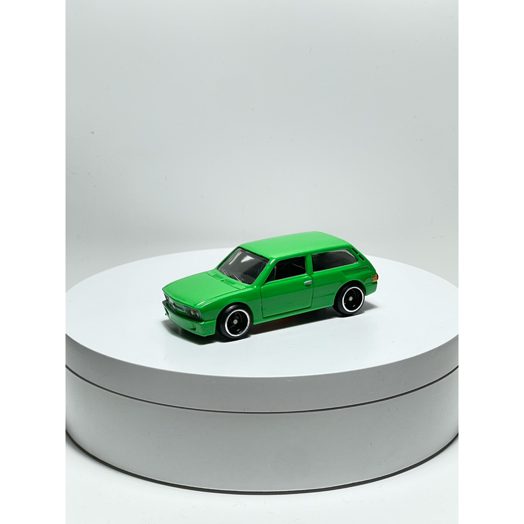 Hot Wheels Premium Volkswagen Brasilia Loose