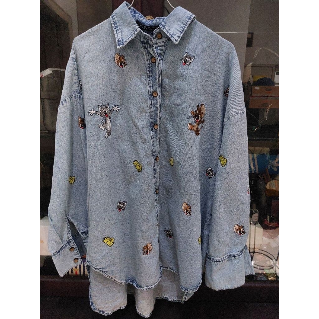 Atasan jeans bordir Tom & jerry by Zara