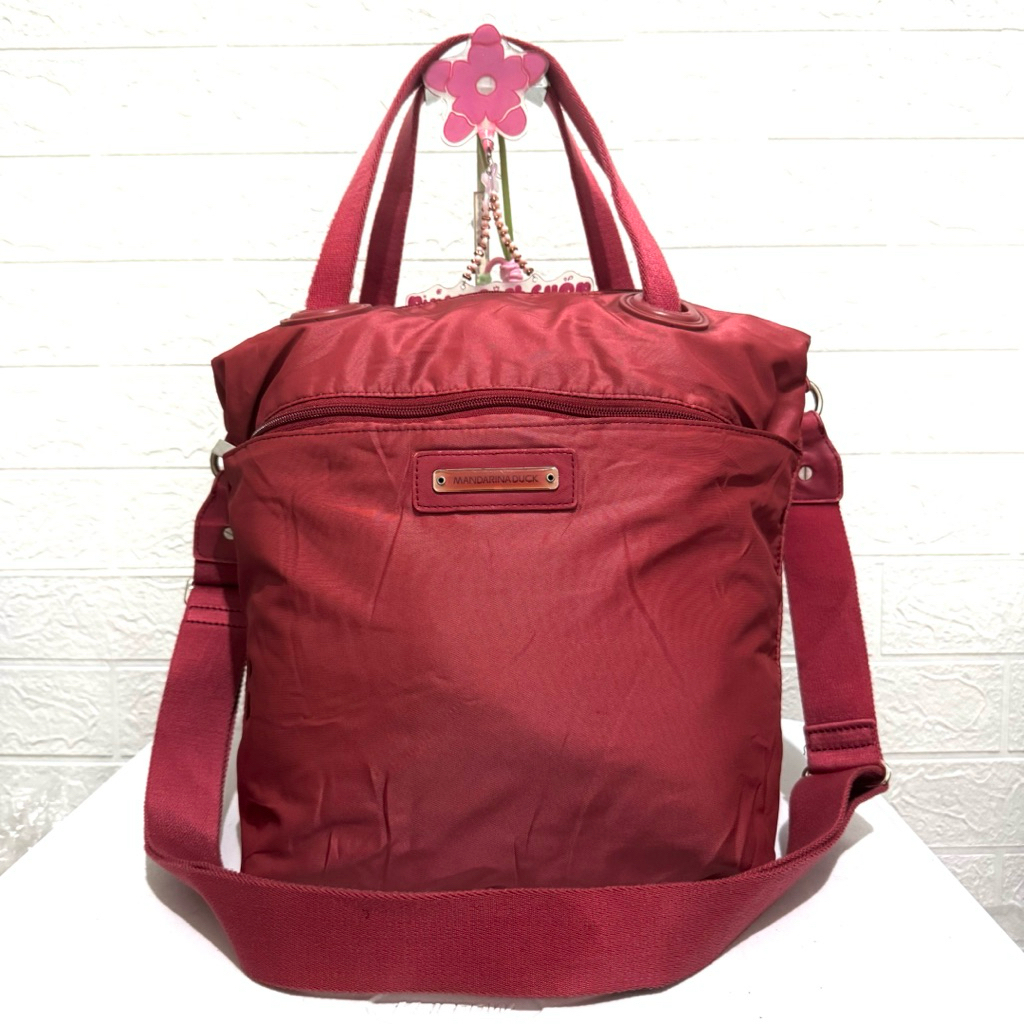 tas sling bag mandarina duck. tas sling bag nilon besar. tas prelop. merah