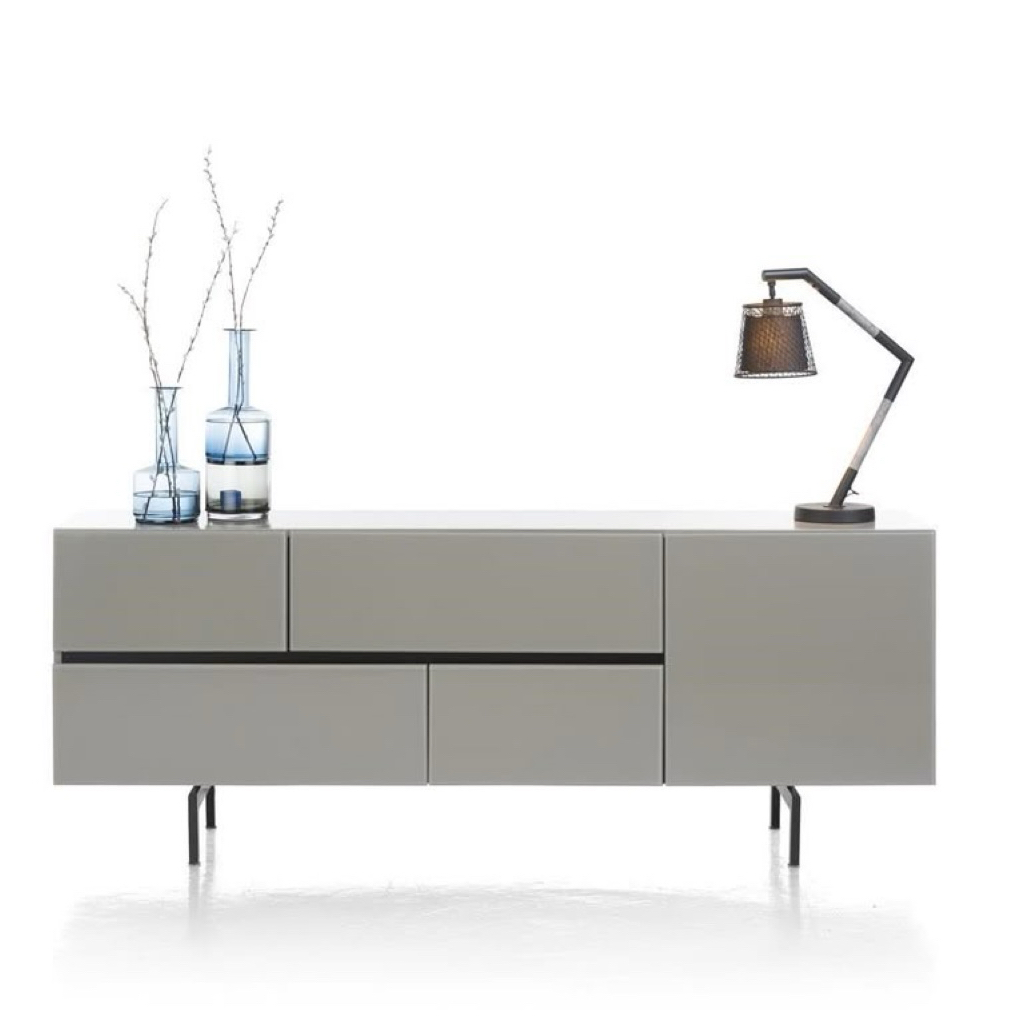 Buffet Urban Luxue | Buffet Modern Dengan Kombinasi Kaki Besi