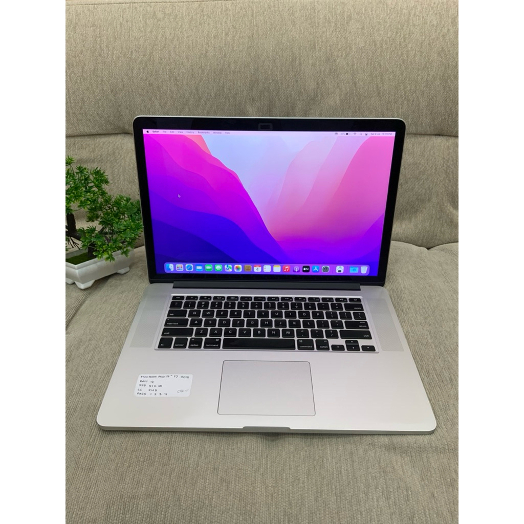 MacBook Pro 2015 i7 15inch 16GB 512GB