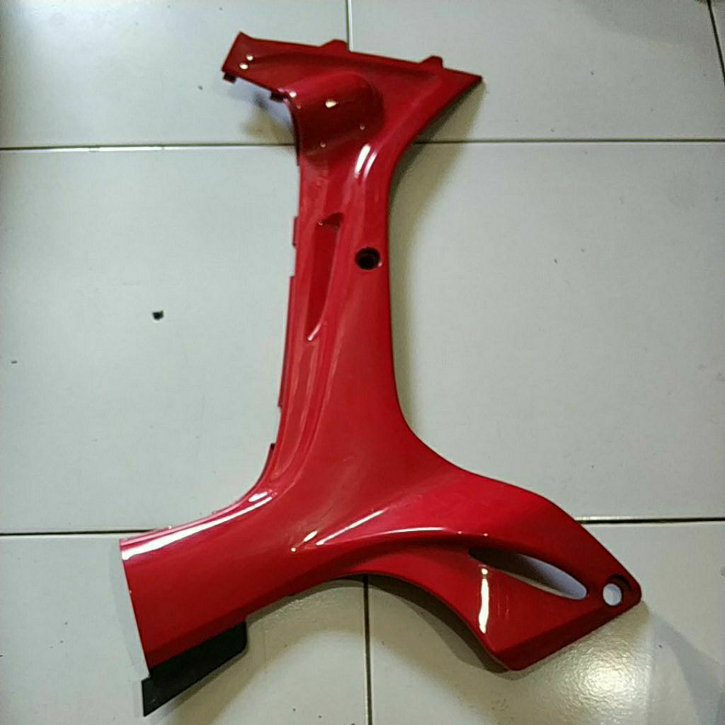 SAYAP DALAM LEGSHIELD FIZR MERAH 4US-F8395-00 ORI YGP