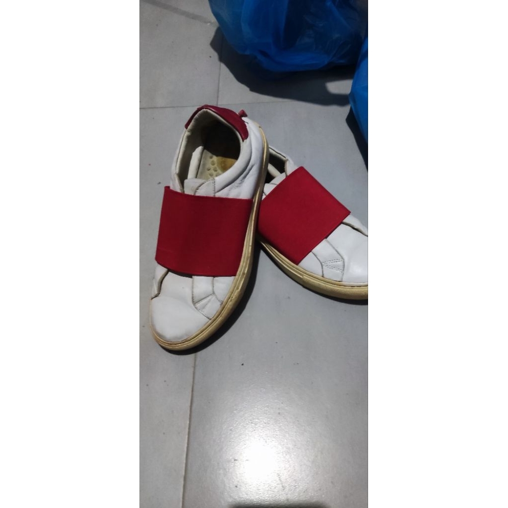 Sepatu Givenchy p4r1s zise 40 insole 25