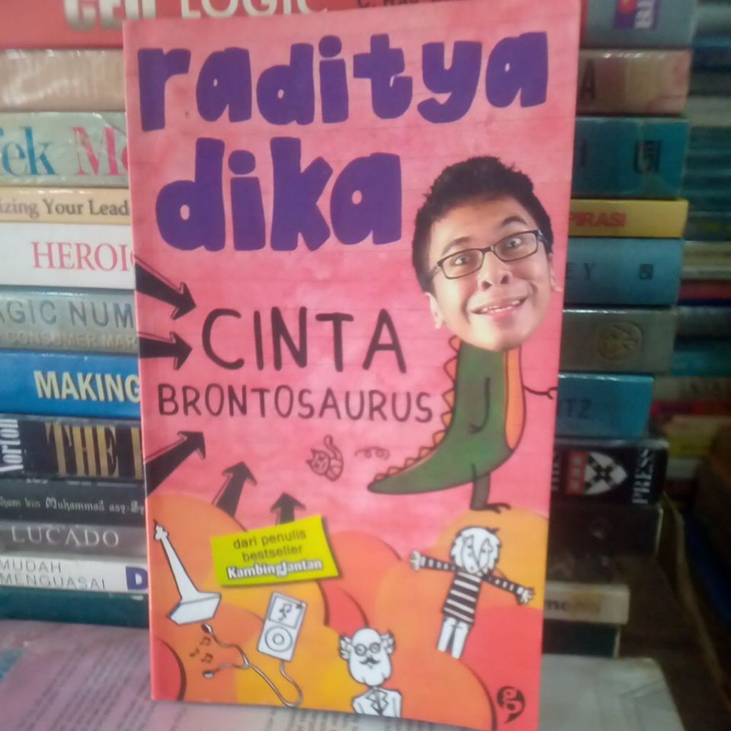 CINTA BRONTOSAURUS RADITYA DIKA