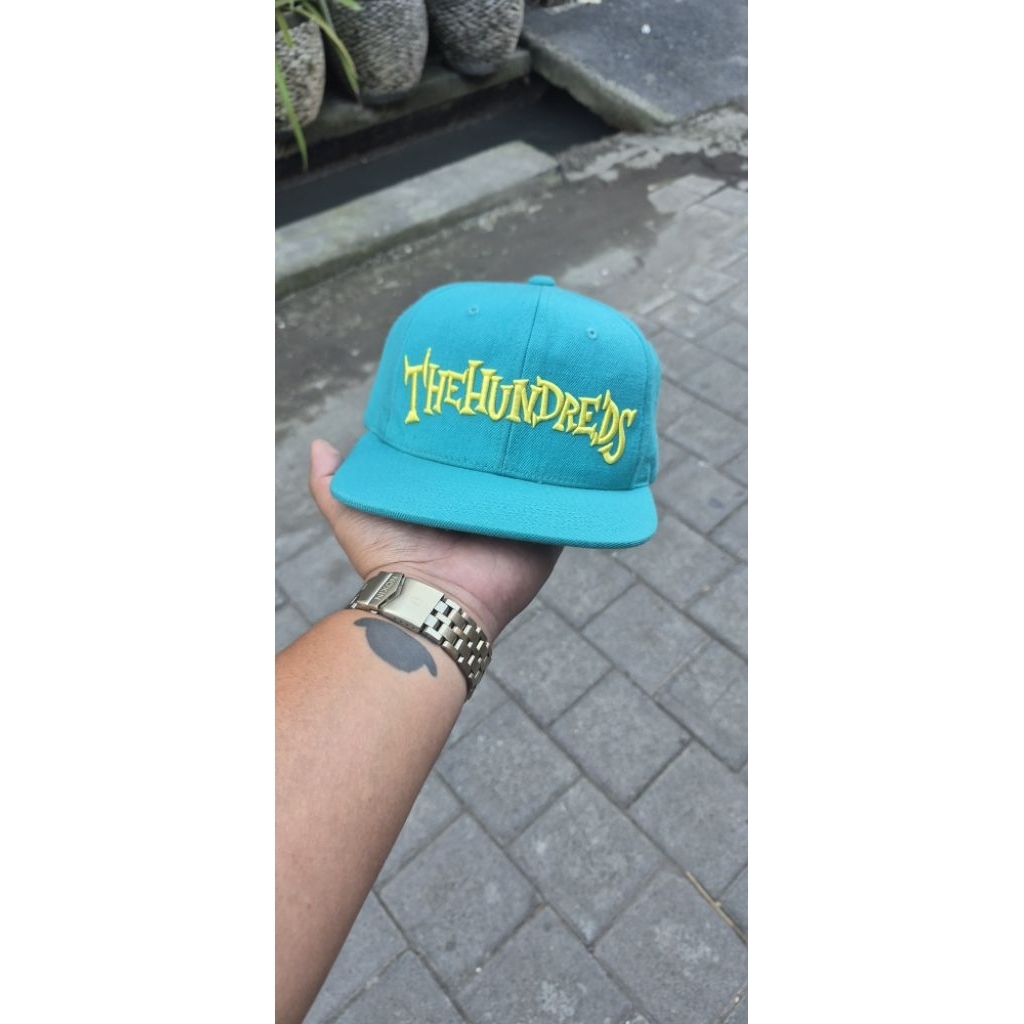 topi preloved bekas second original the hundreds