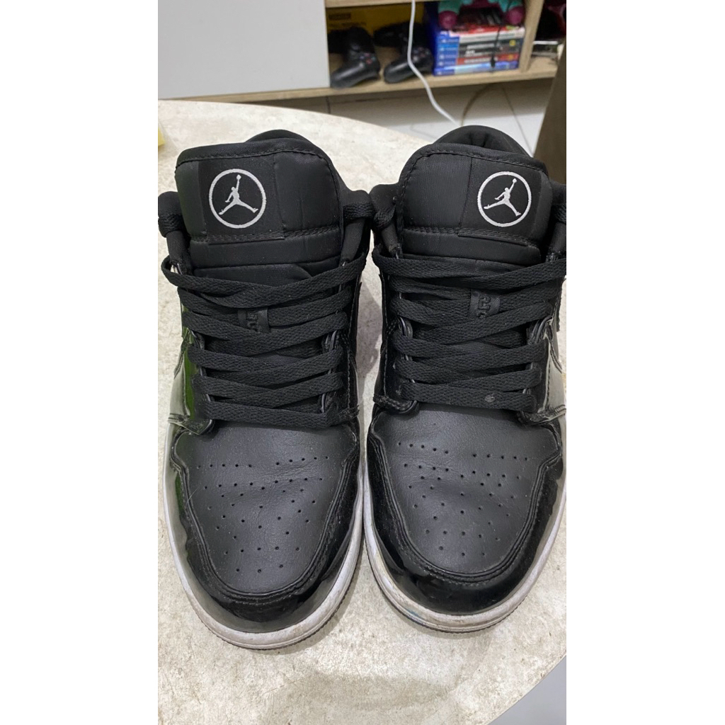PRELOVED NIKE AIR JORDAN 1 LOW CARBON FIBER BLACK WHITE SIZE 40