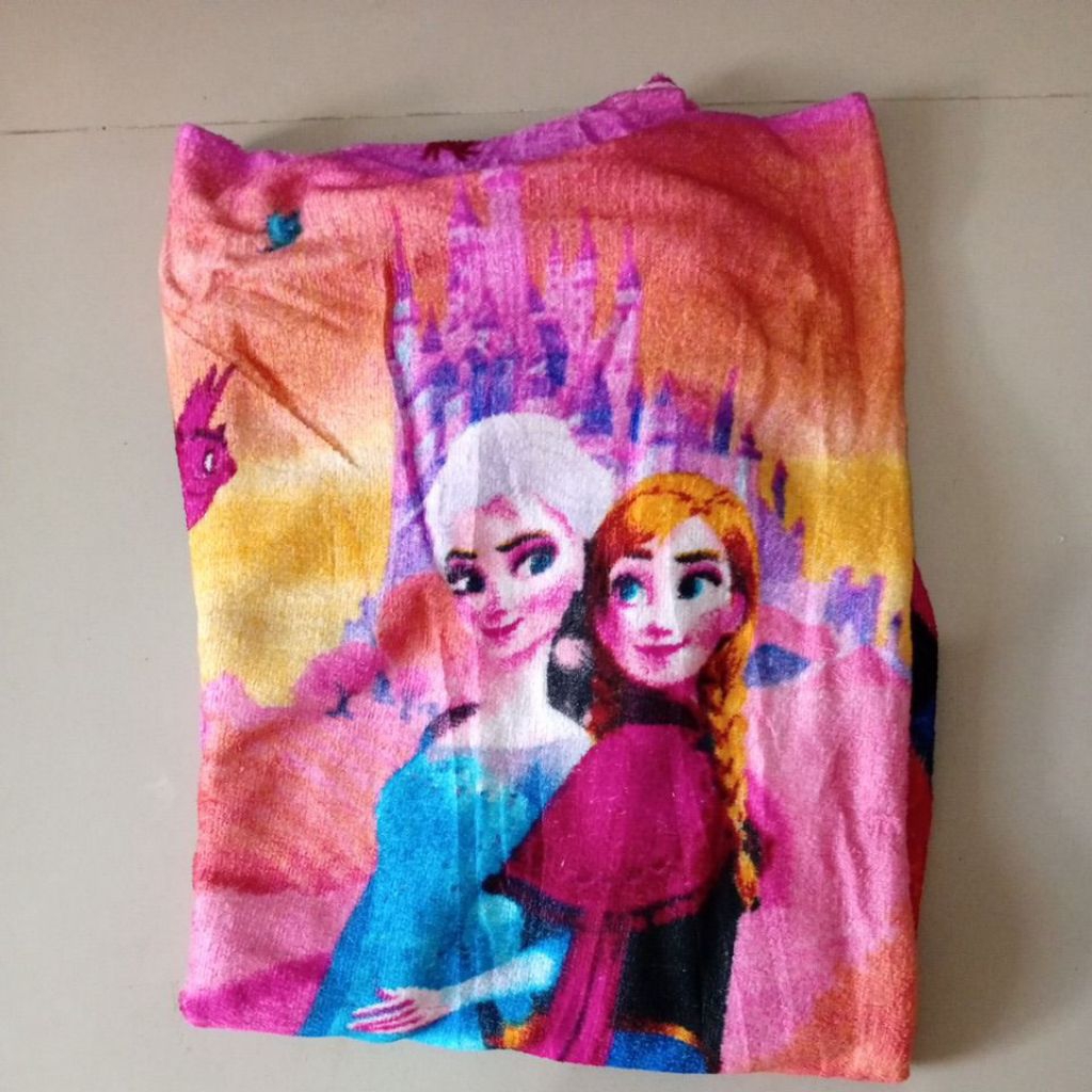 Selimut Frozen