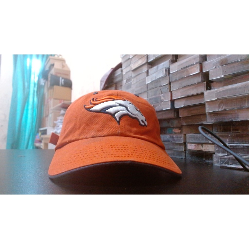 Topi 47 broncos