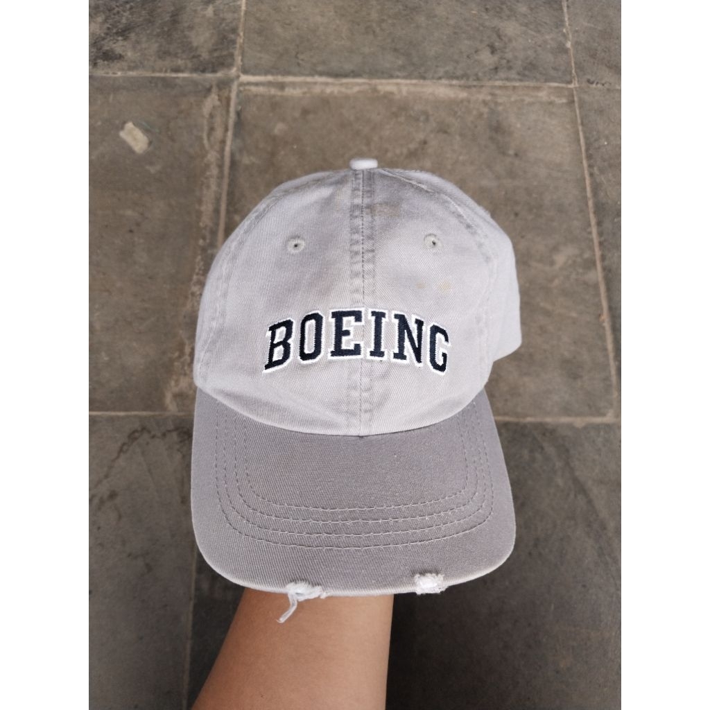 Topi Ripped Boeing
