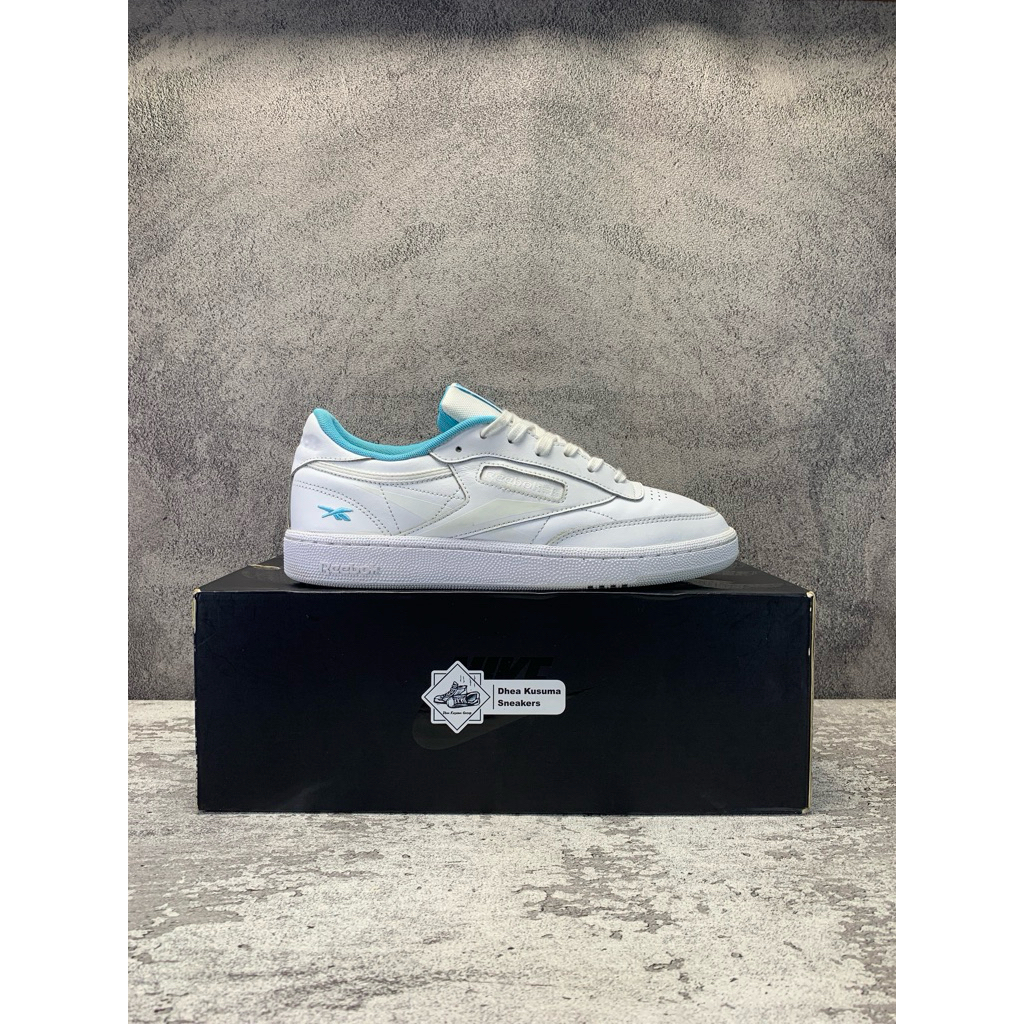 Sepatu Second Casual  Reebok Club C 85 White Neon Blue  Size 40 insole 26 cm  Original Guarantee
