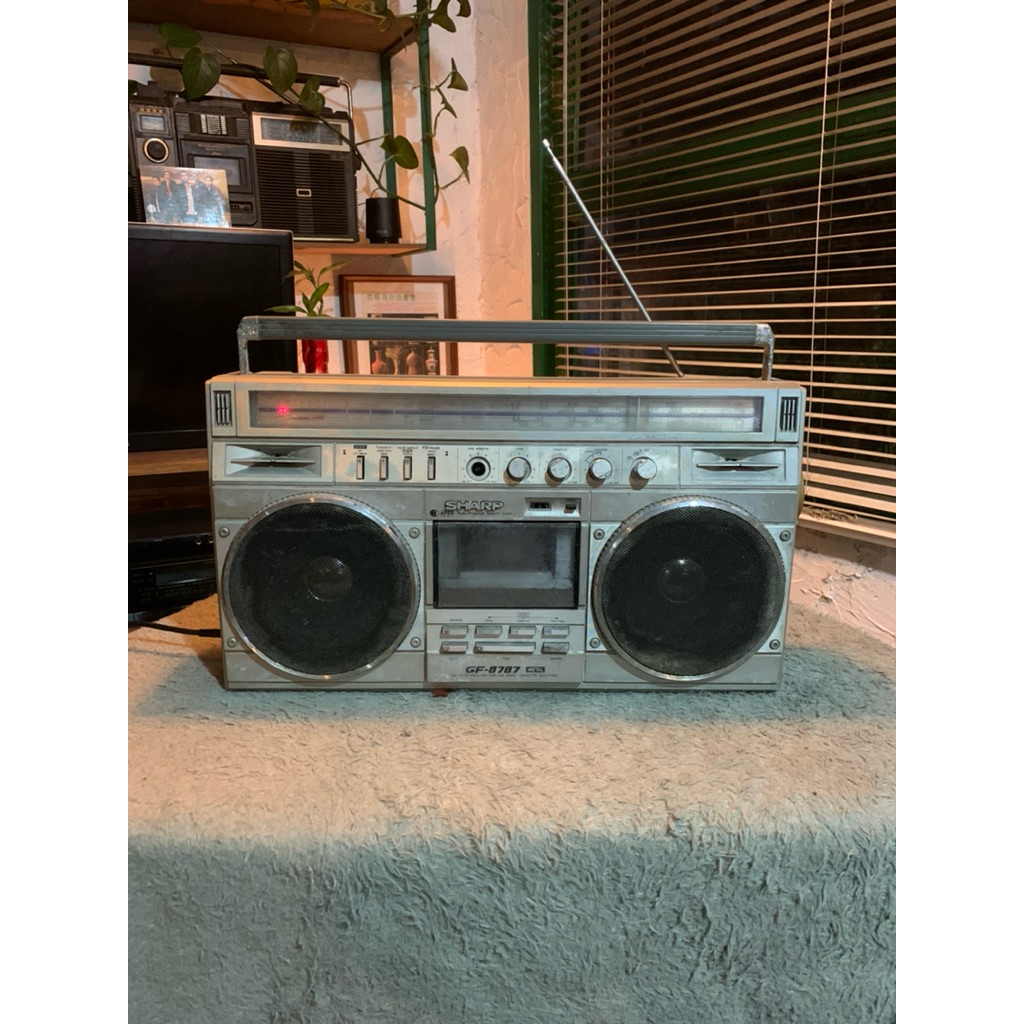 vintage boombox sharp. mulus
