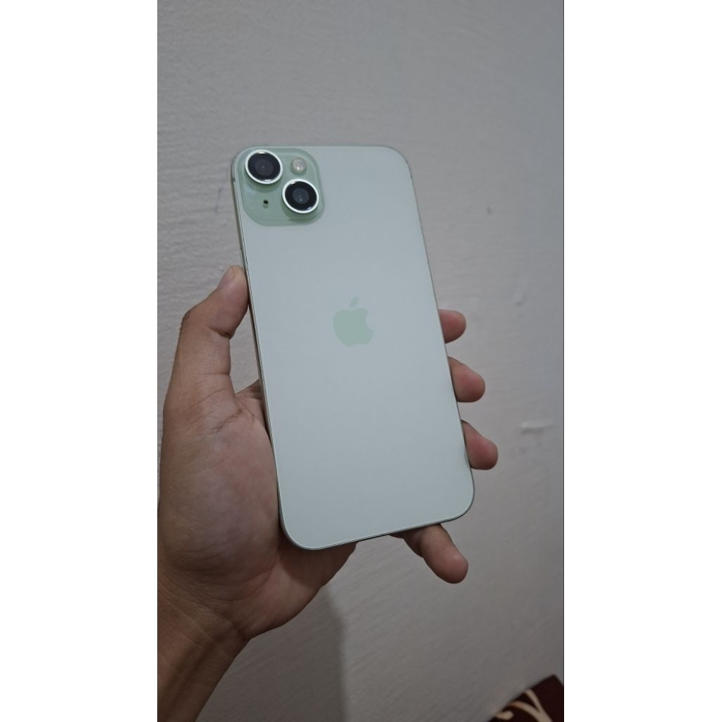 iPhone 15 plus rsim 128 GB green
