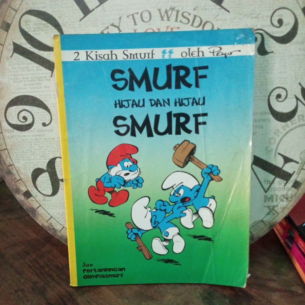 komik kisah smurf ,smurf hijau dan hijau smurf .