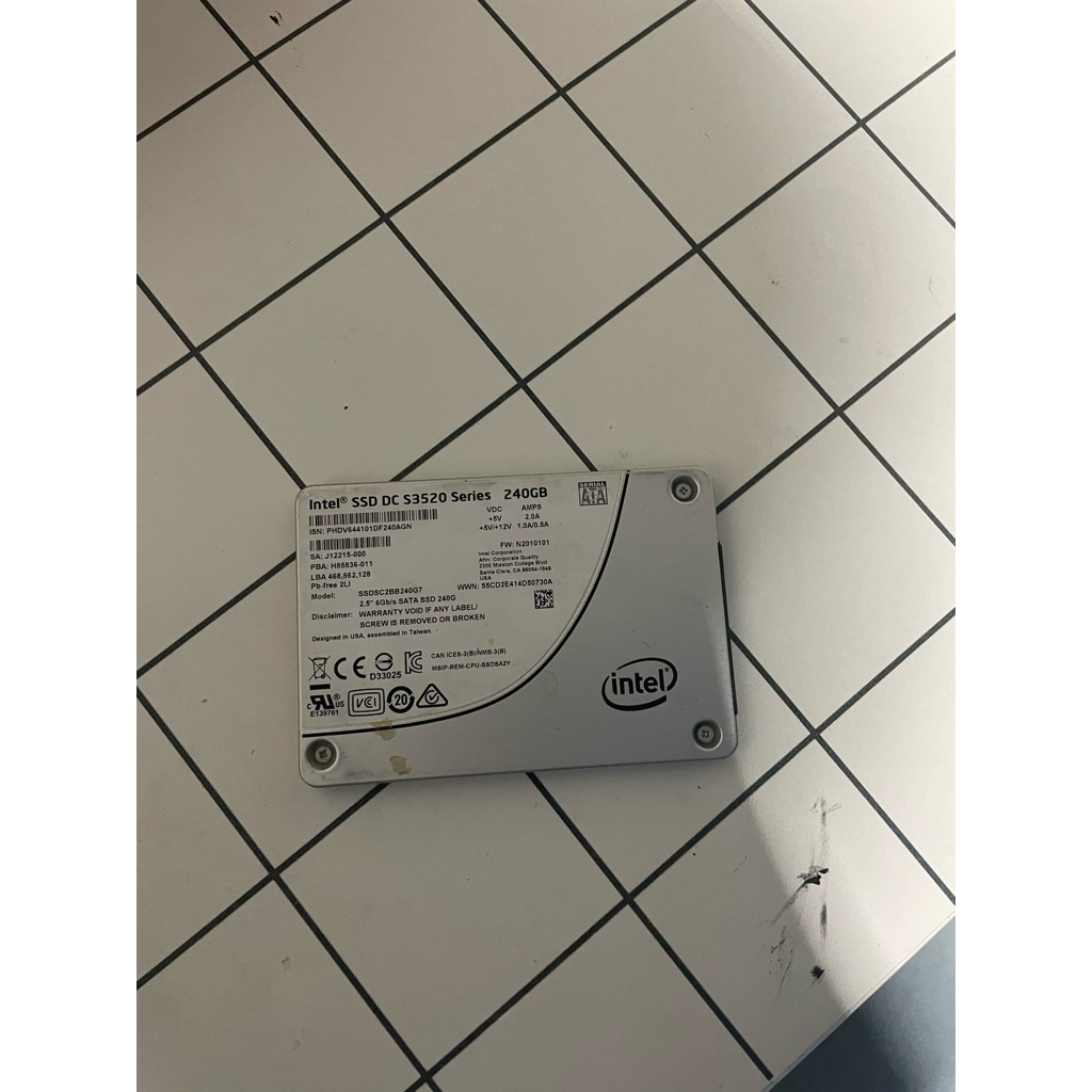 SSD SATA INTEL 240 GB