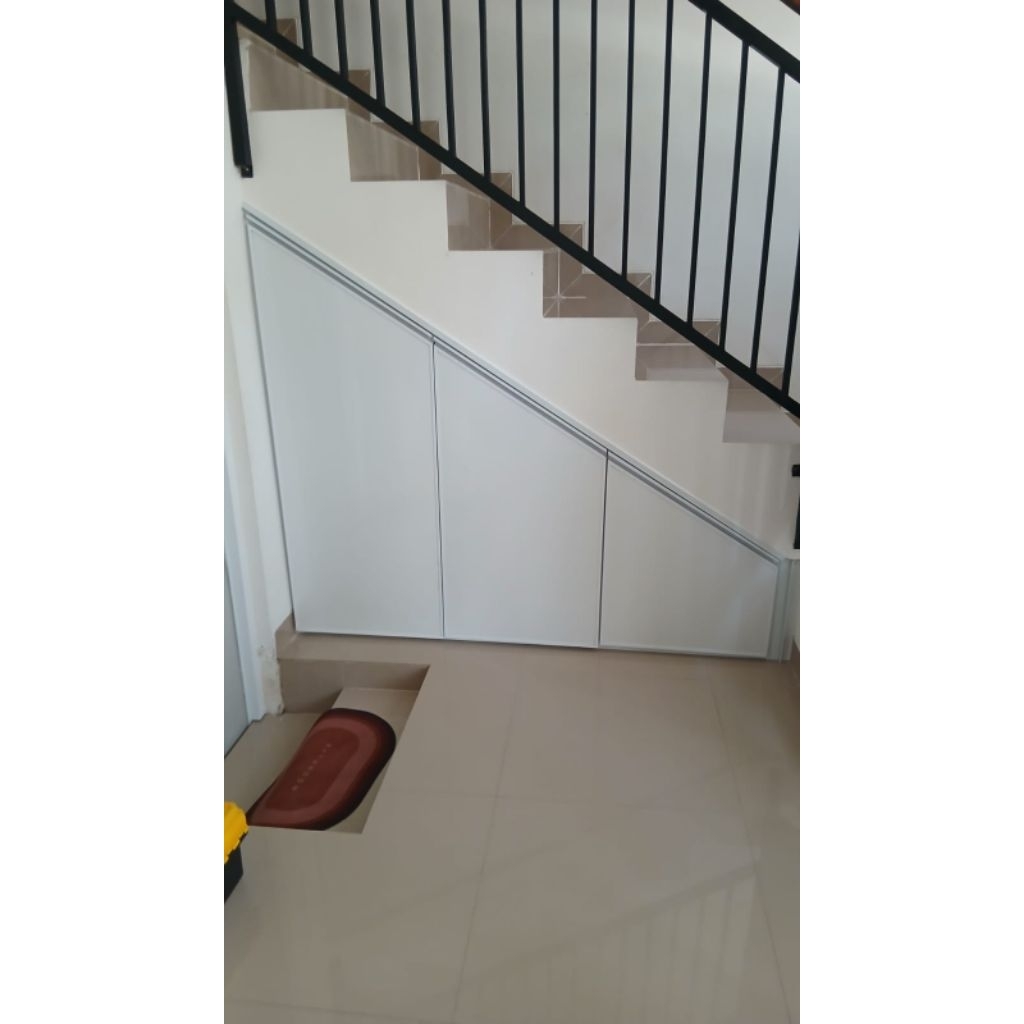 lemari bawah tangga aluminium custom