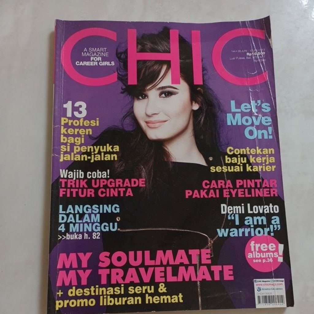 OBRAL MAJALAH CHIC MAJALAH MURAH MAJALAH FASHION WANITA KARIR STYLE HIBURAN WISATA