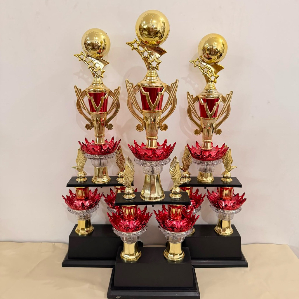 Trophy Piala Bergilir Sepakbola Futsal 2 Kaki Asbak Jumbo Body Wing