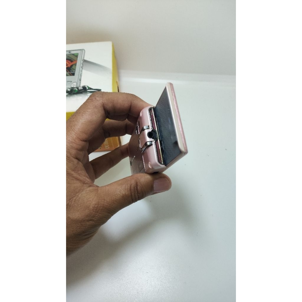 Sony Ericsson W995 Pink Bahan