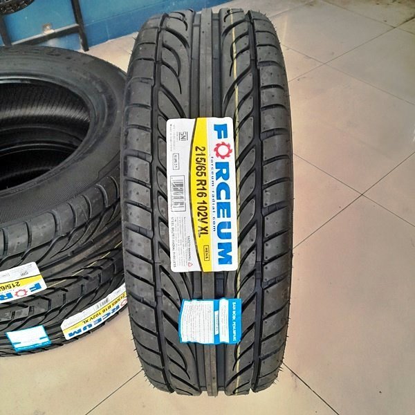 Ban mobil radial  215/65 R16 rush terios ring 16 forceum hena 215 65 r16 tubeless