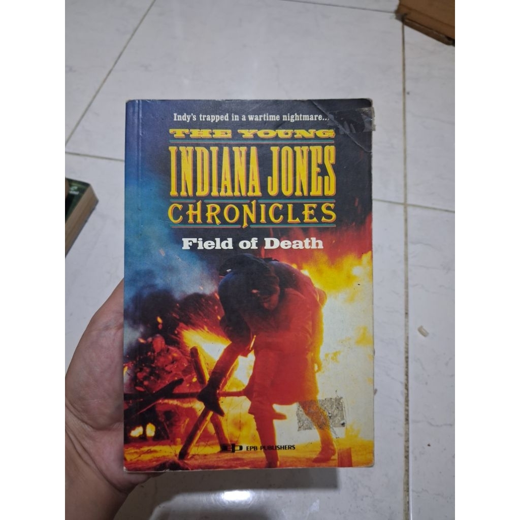 buku the young indiana jones chronicles field of death