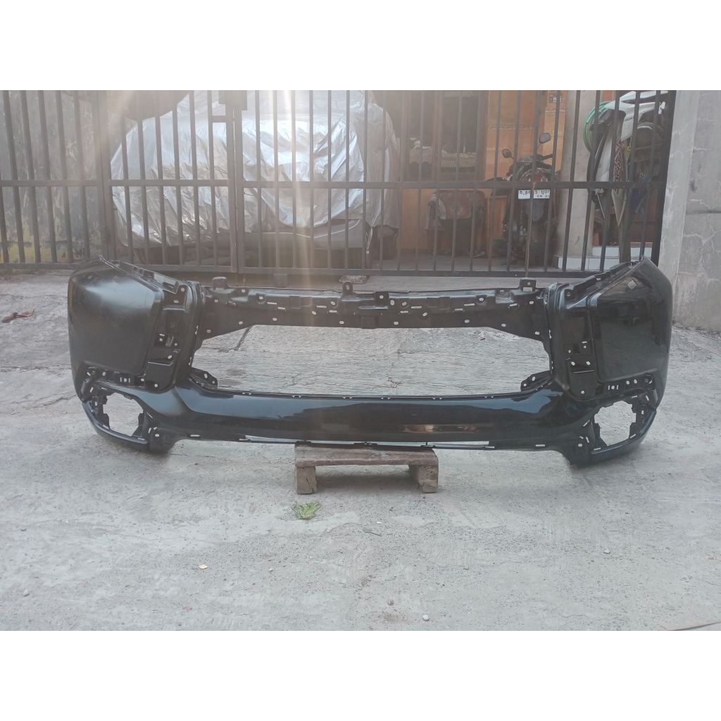 Bemper depan Mitsubishi Pajero sport 2016 kosongan