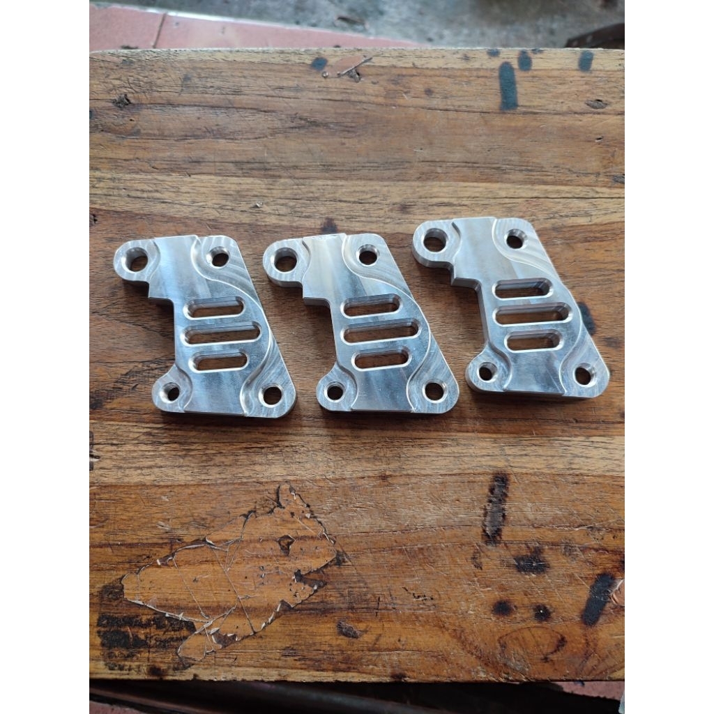 BREKET KALIPR NISSIN RCB MX KING VIXION DISC 300 MM