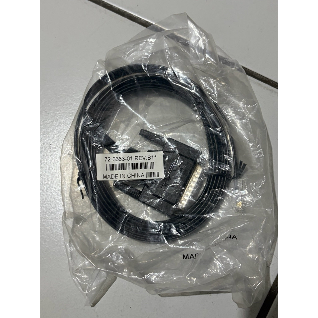 Kabel console Cisco 72-3663-01 DB25 to RJ45 modem/console serial cable.